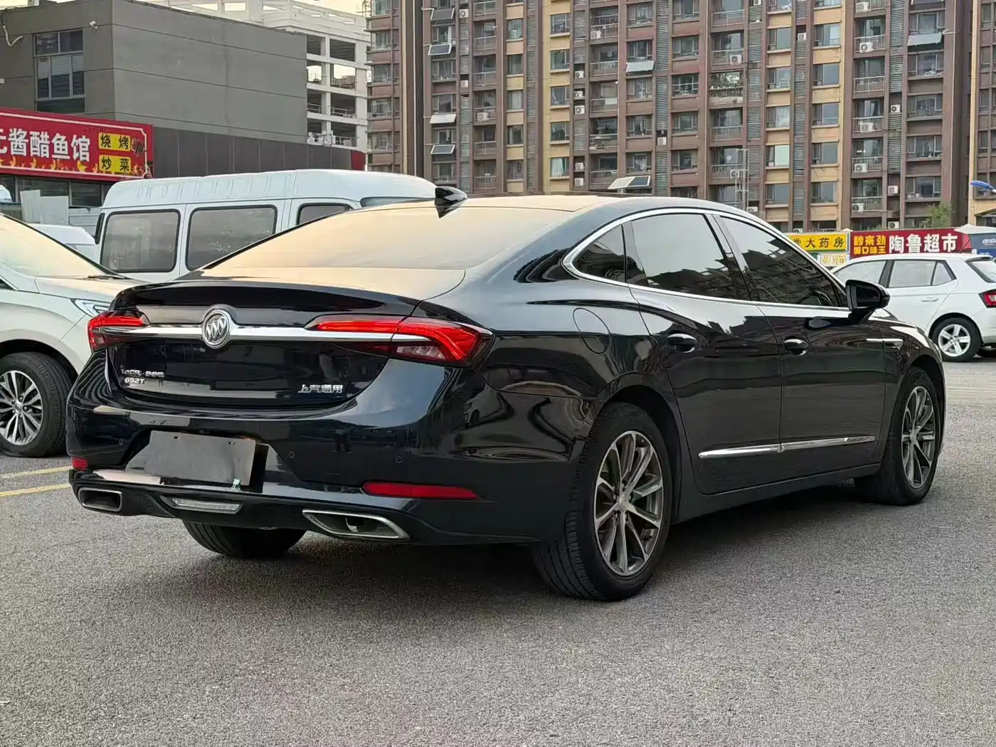 Photo 7 - Buick LaCrosse
