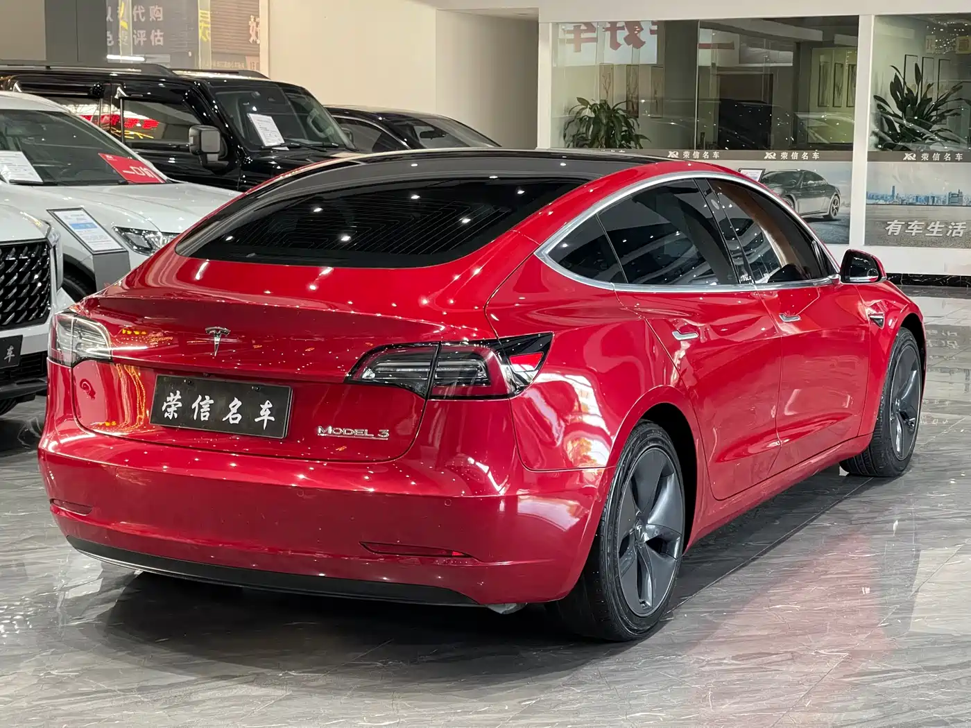TESLA MODEL 3