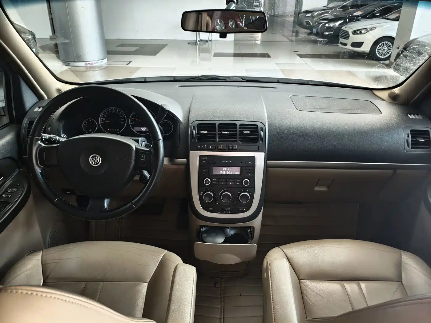 Фото 11 - Buick GL8