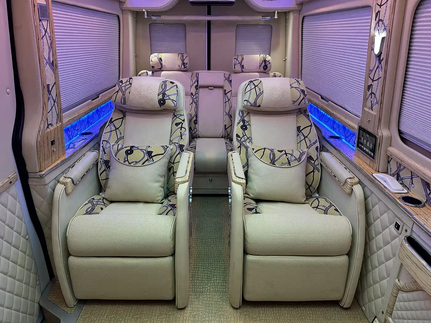 Mercedes-Benz Sprinter 2016 2.1T Comfort Tour Long Wheelbase Extended Version фото 25