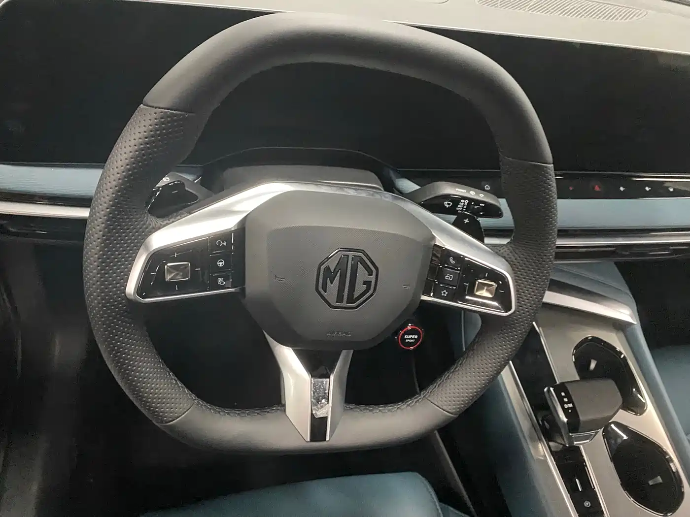 MG MG7
