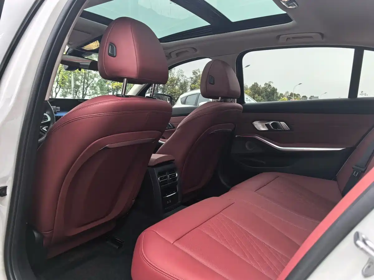 BMW 3 Series 2024 325Li M Sport Package фото 5