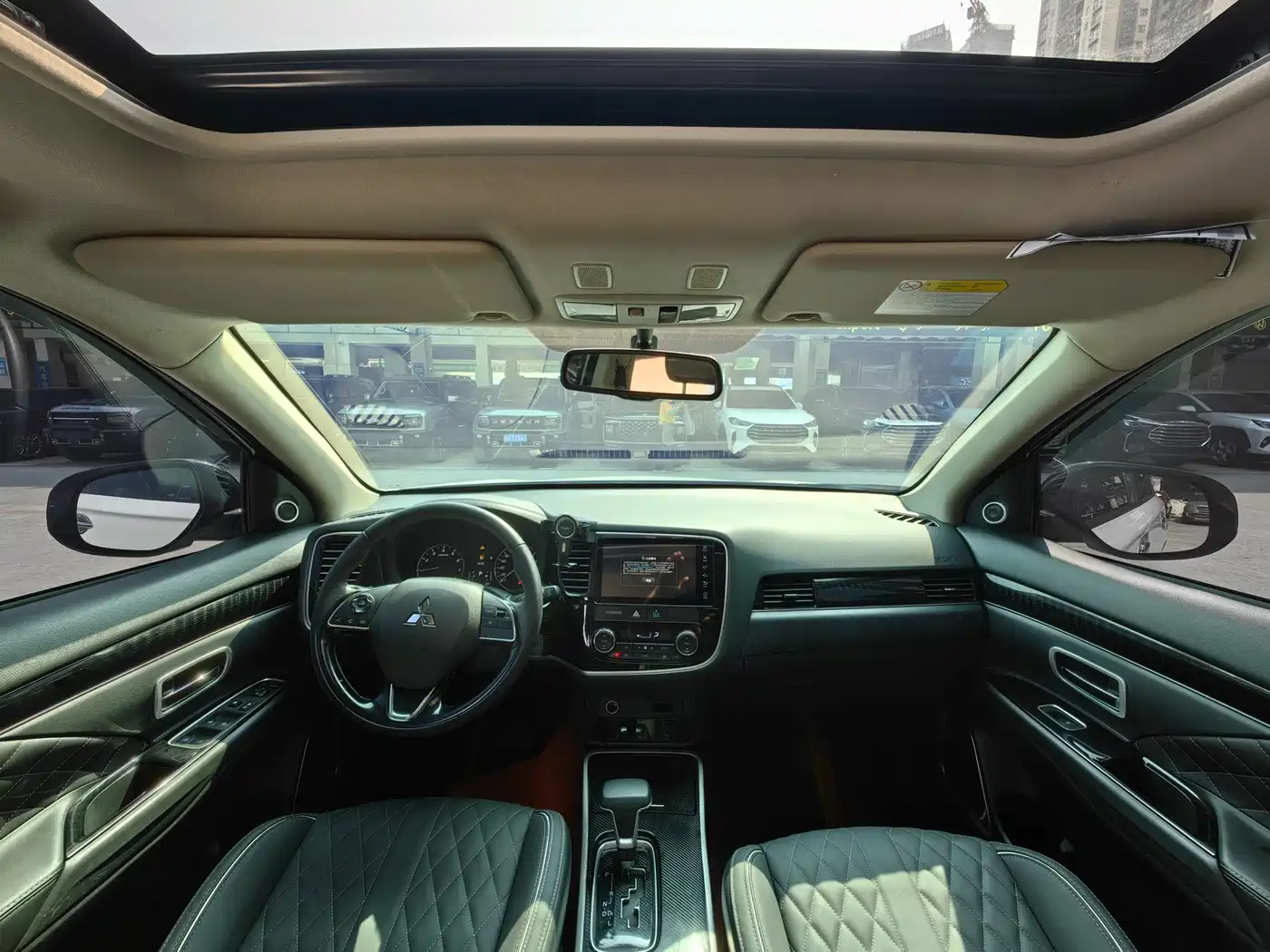 MITSUBISHI OUTLANDER