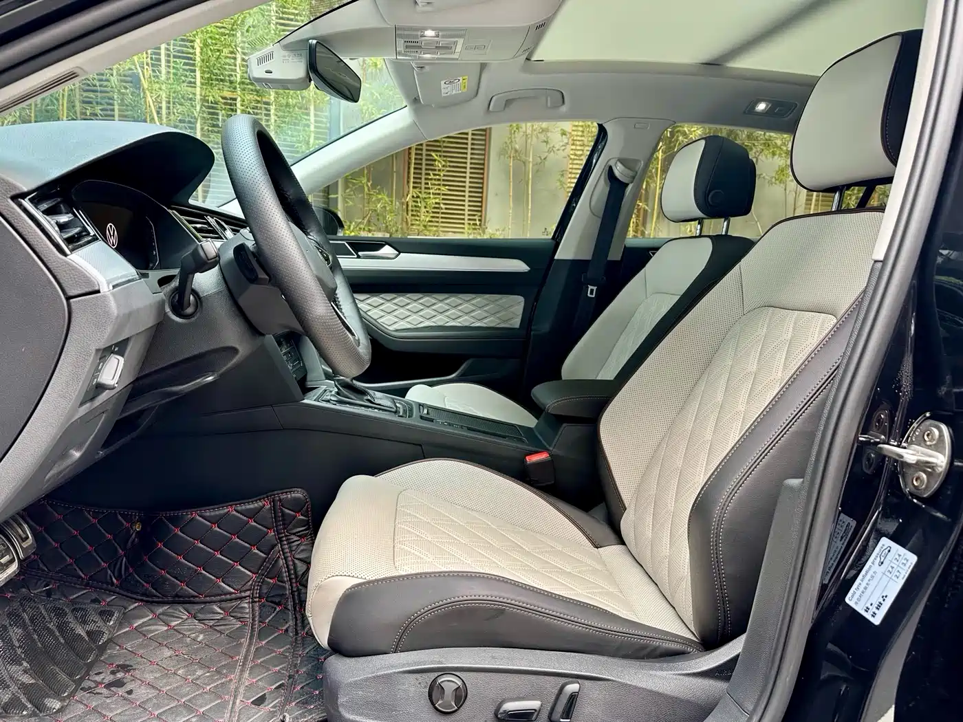 Volkswagen Magotan 2023 Model 2 Million Commemorative Edition 330TSI DSG Luxury фото 4