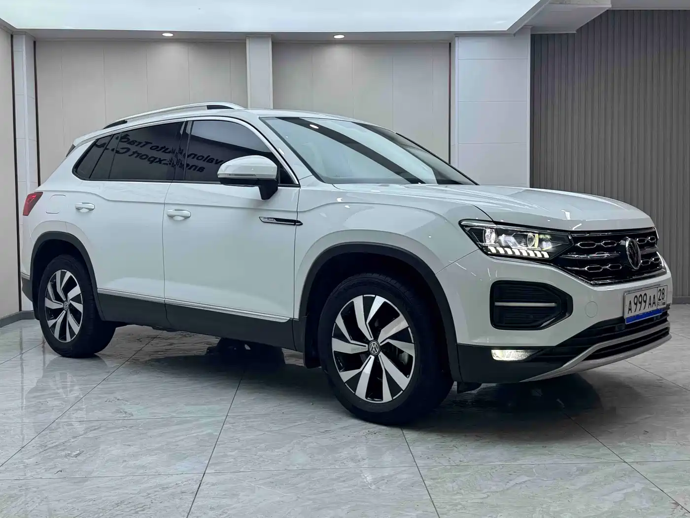 Volkswagen Tayron 2022 280TSI 2WD Luxury Smart Connect Edition фото 3