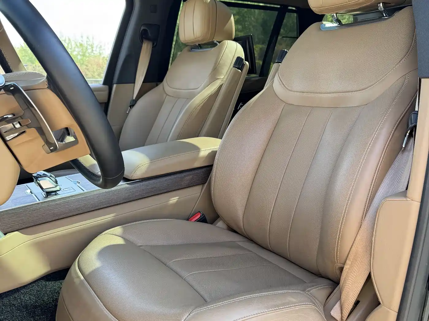 Land Rover Range Rover 2024 3.0 L6 400PS Genesis Extended фото 13