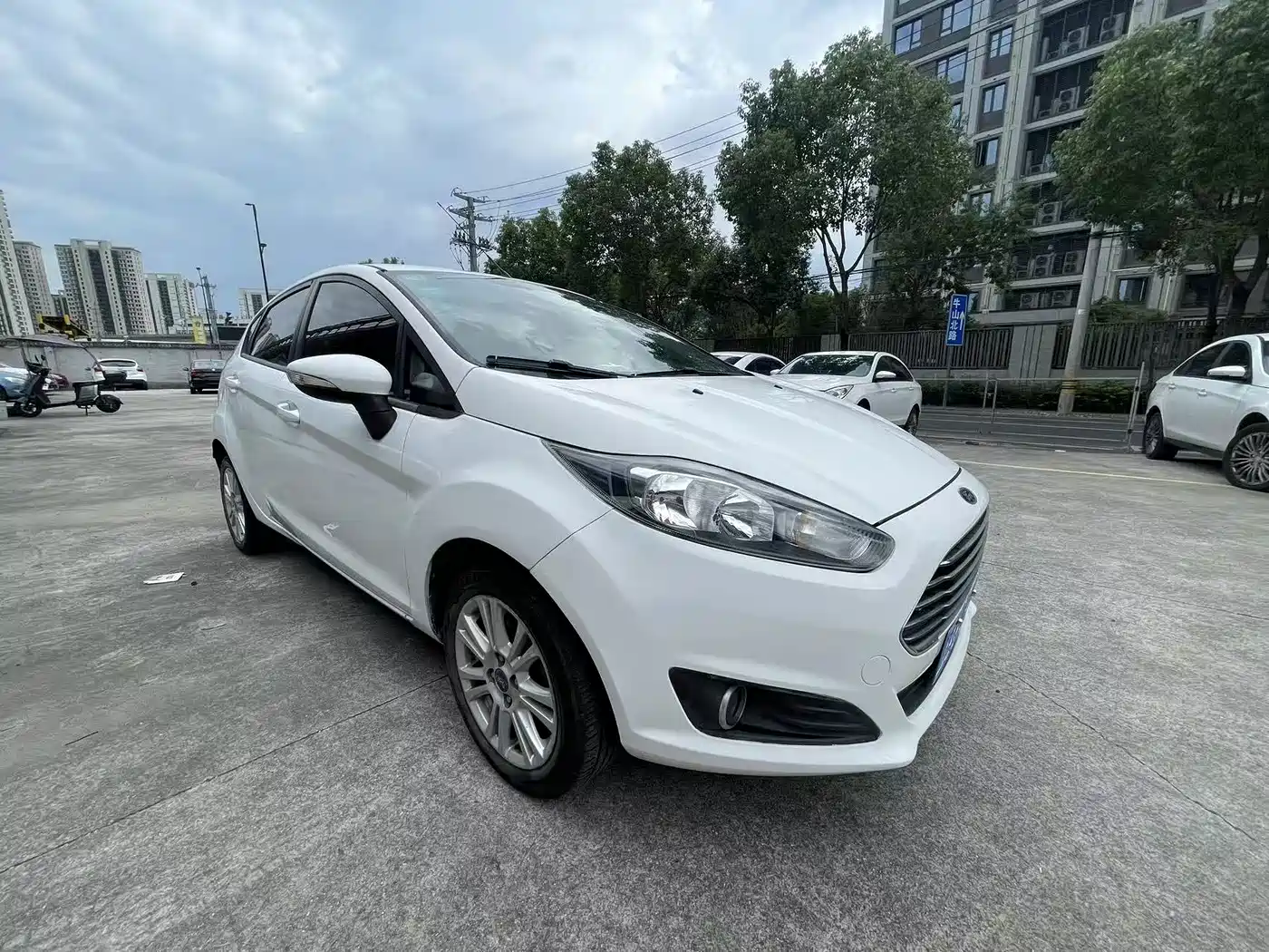 Ford Fiesta 2014 2013 Hatchback 1.5L Automatic Fashion