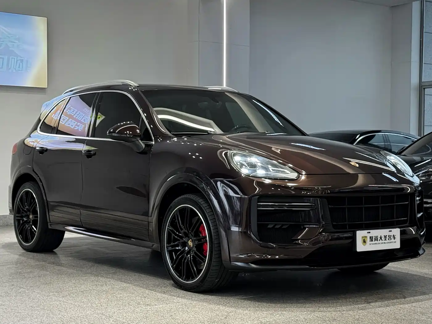 Porsche Cayenne 2015 Cayenne Turbo 4.8T фото 3