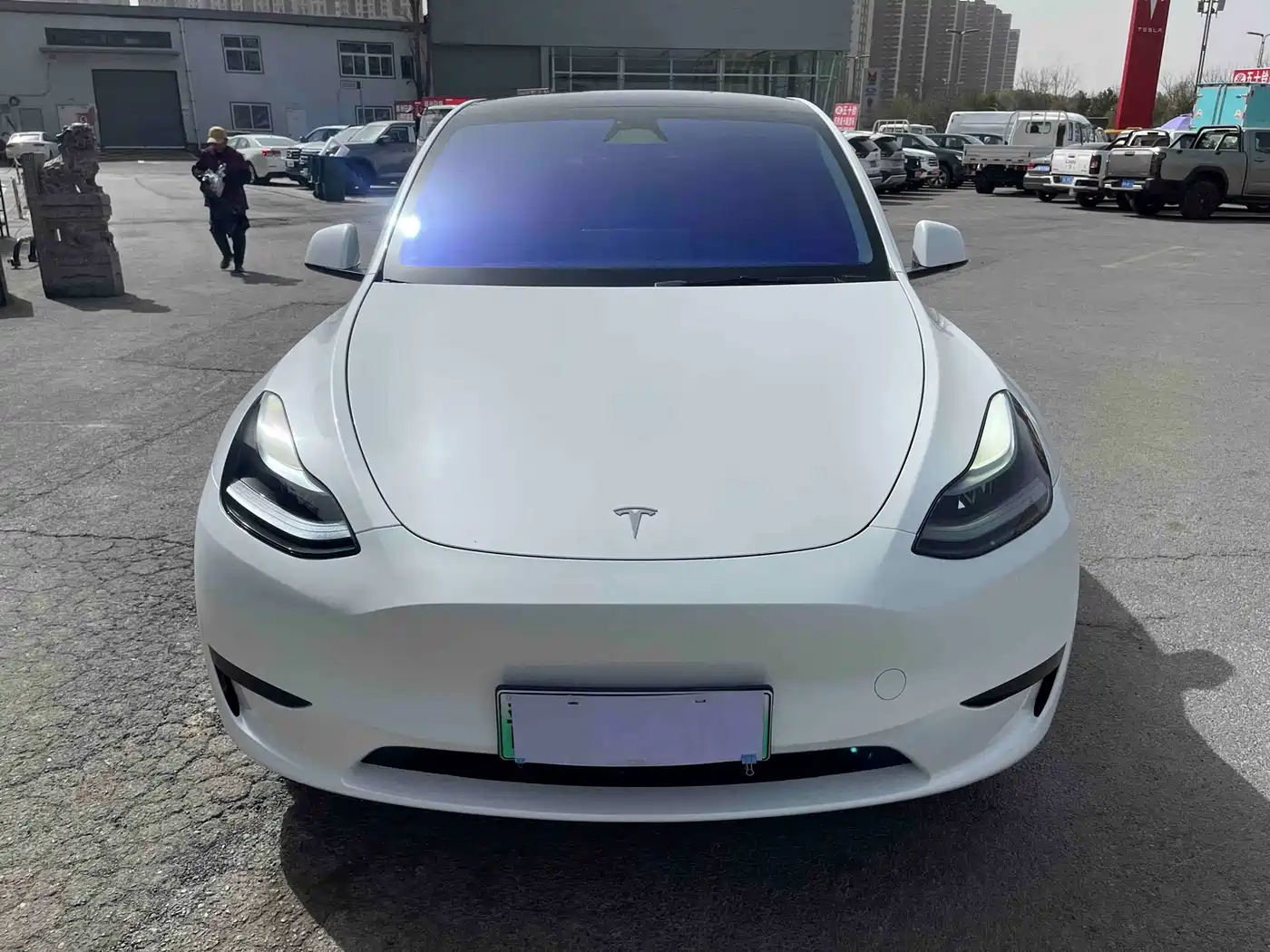 TESLA MODEL Y