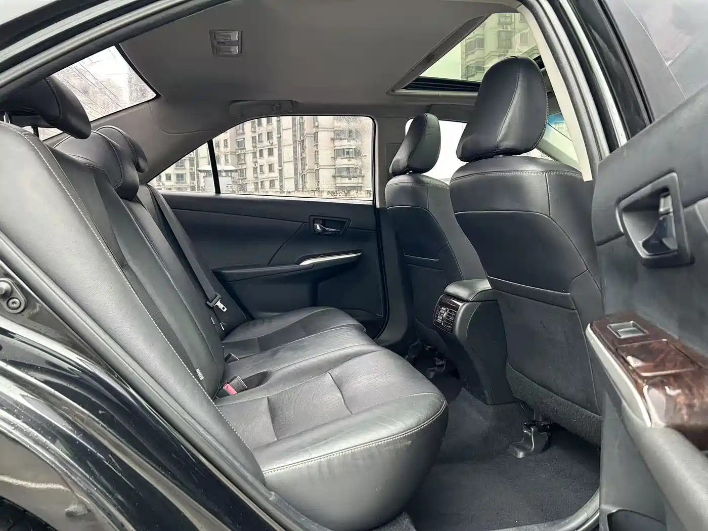 Toyota Camry 2016 2.0G 10th Anniversary Leading Edition фото 6