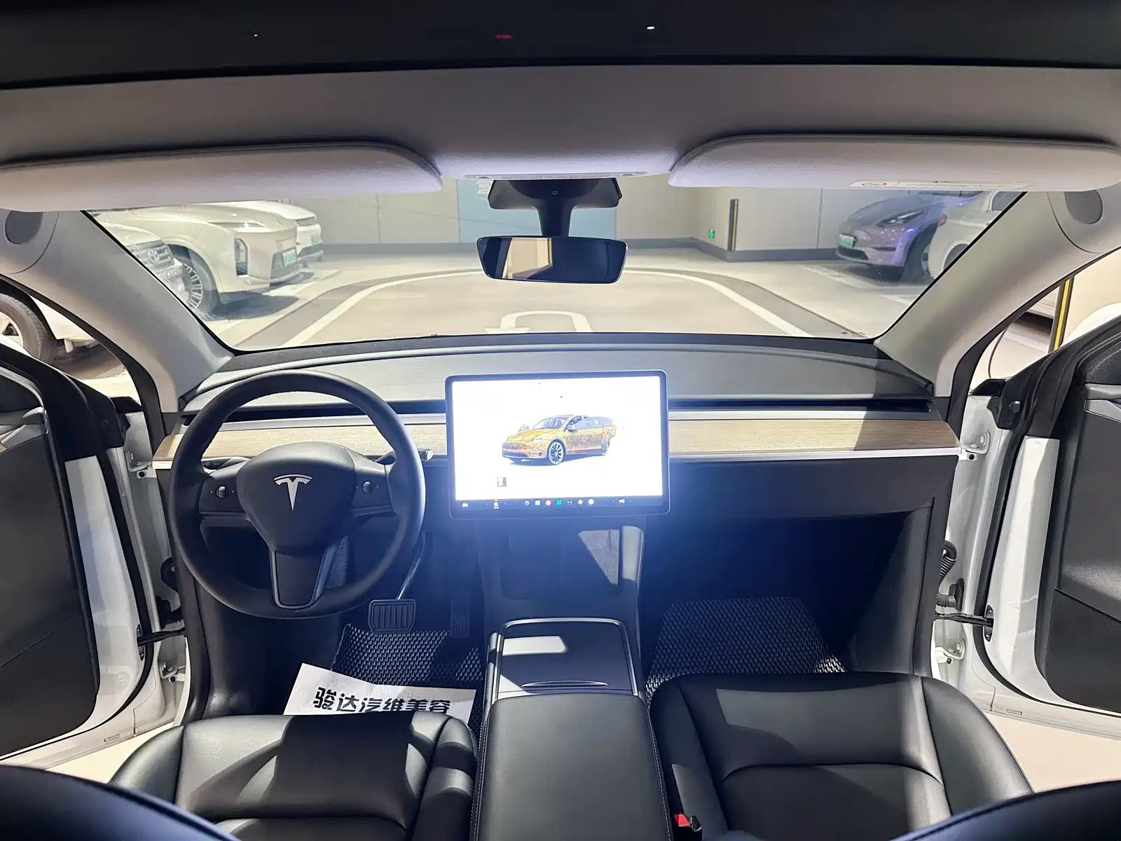 Фото 14 - Tesla Model Y