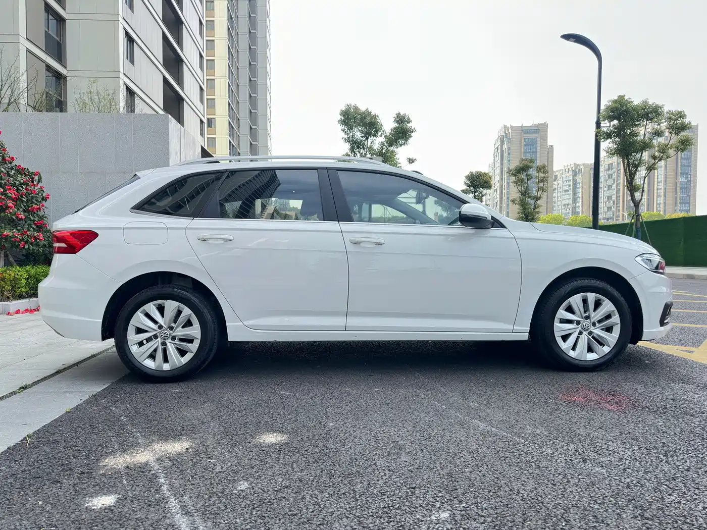 Volkswagen Lavida 2018 Hatchback 200TSI DSG Comfort Edition China V фото 4