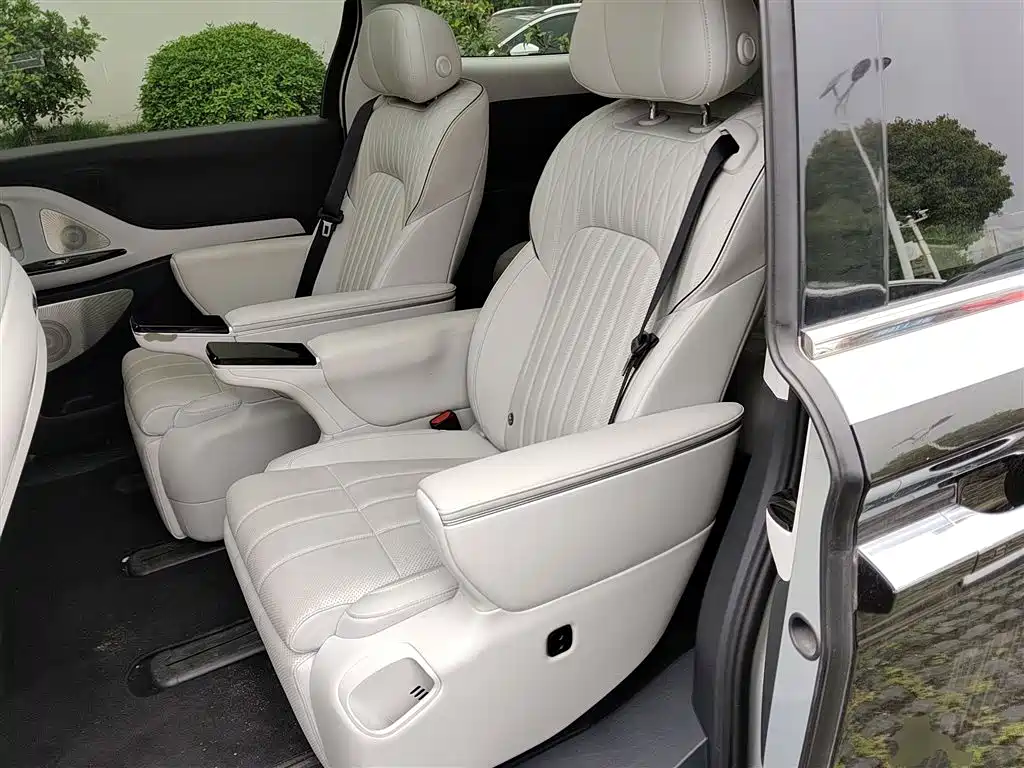 Voyah Auto Voyah Dreamer 2025 PHEV AWD Flagship Qian Kun Edition фото 17
