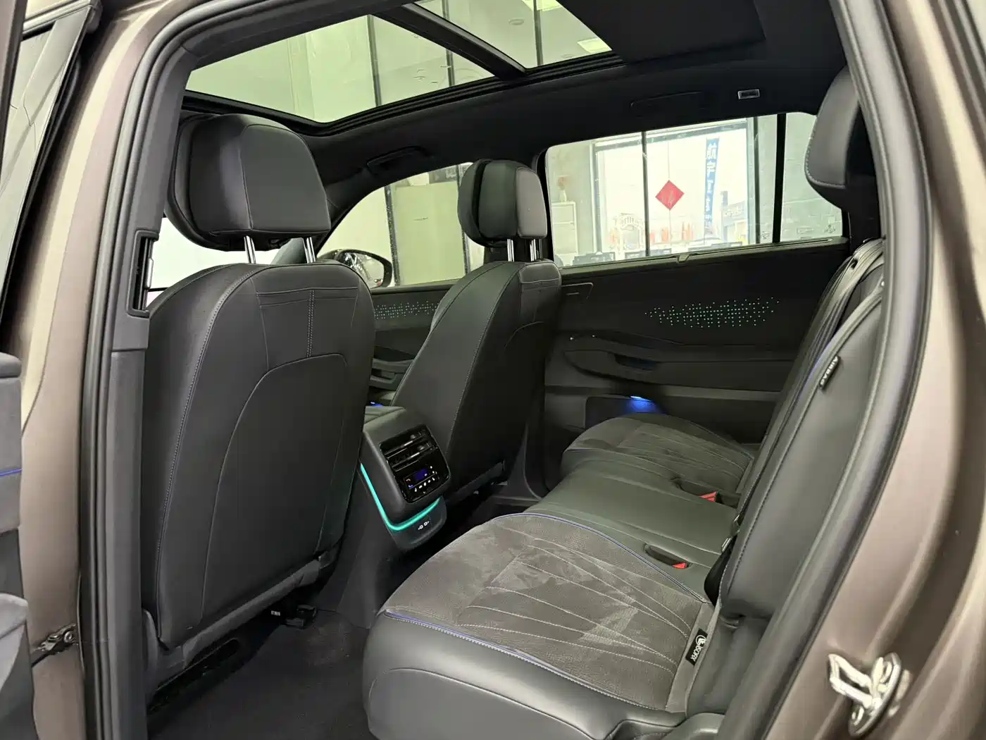 Volkswagen Teramont 2025 Teramont Pro 450TSI 4WD Summit Edition фото 6