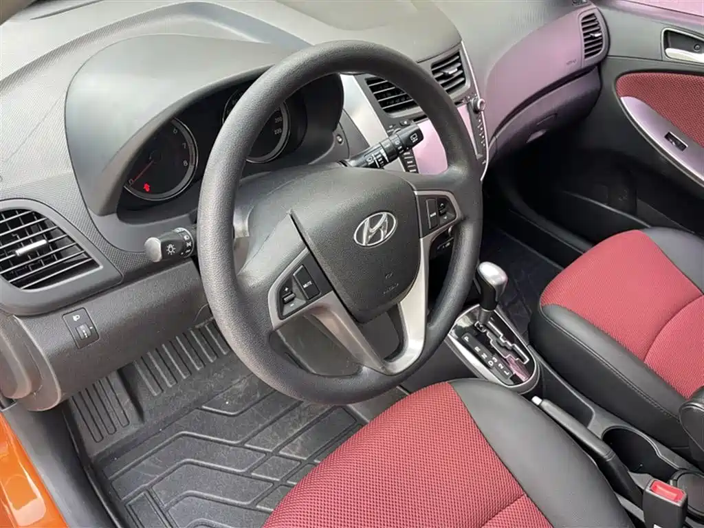 Hyundai Reina 2014 Model 1.6L Automatic TOP фото 19