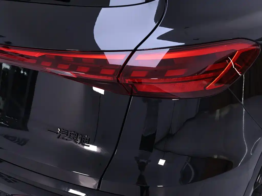 Фото 9 - Audi Q5L