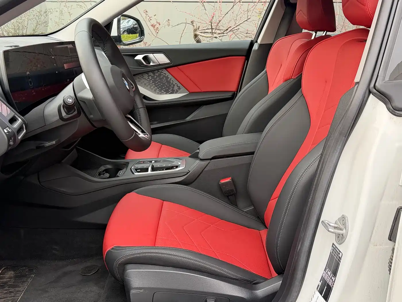 BMW 2 Series 2025 225L M Sport Package фото 10