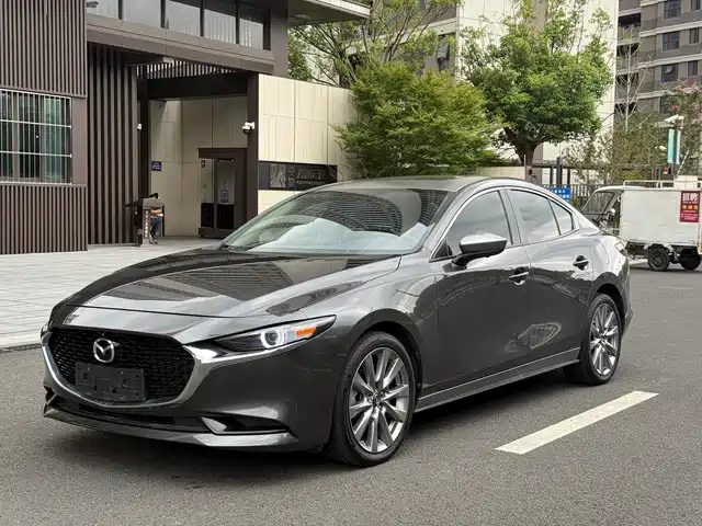 Mazda Mazda3 Axela 2021 2.0L Automatic Quality Elegance — фото 1