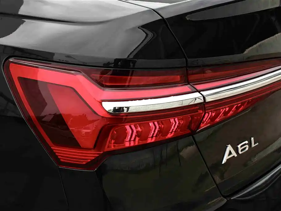 Audi A6L 2021 45 TFSI quattro Exclusive Elegance фото 10