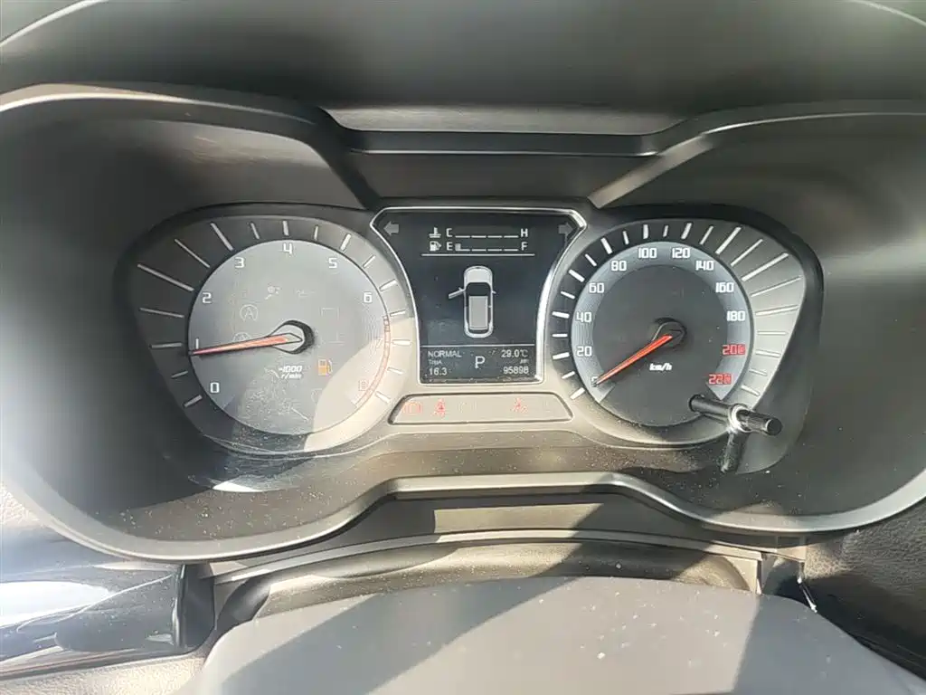 GAC Trumpchi Trumpchi GS4 2016 235T G-DCT Luxury Edition фото 12