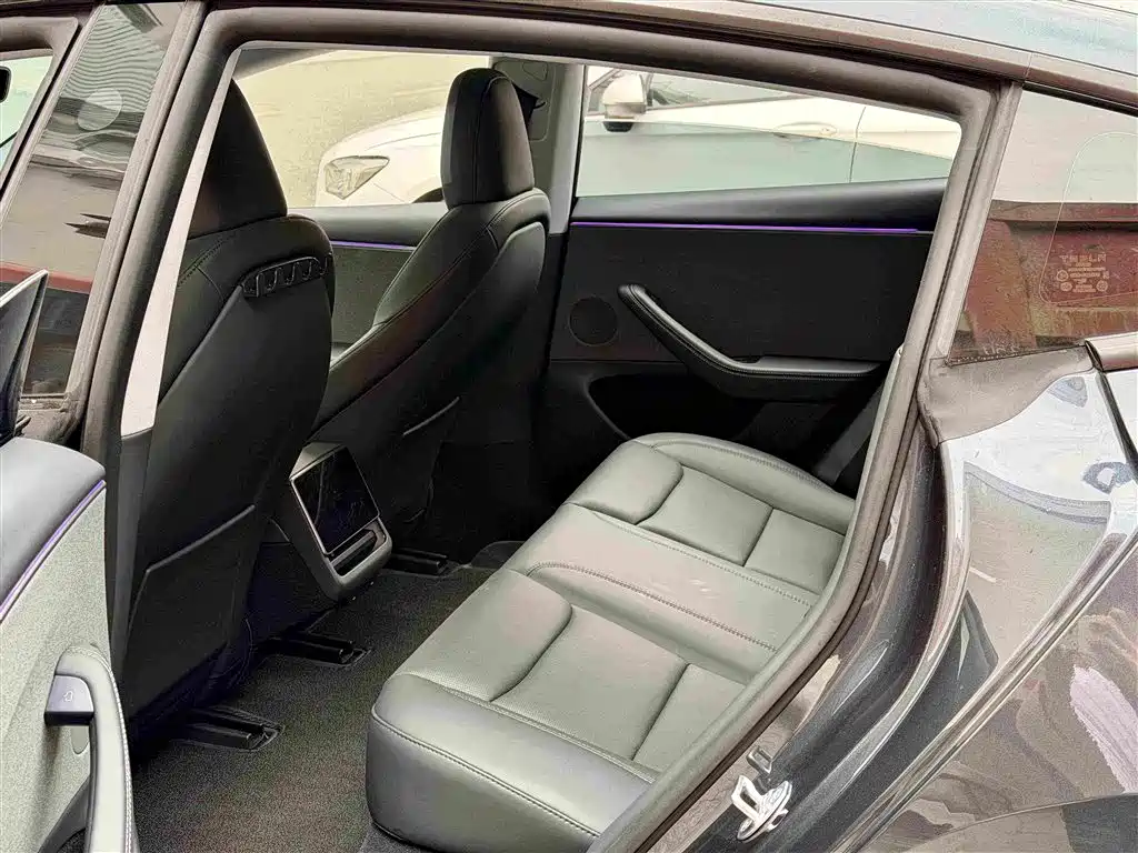 Фото 8 - Tesla Model 3