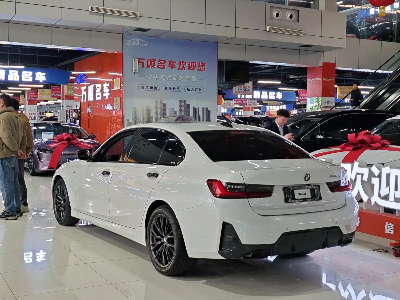 BMW 3 Series 2023 325Li M Sport Black Night Package фото 17
