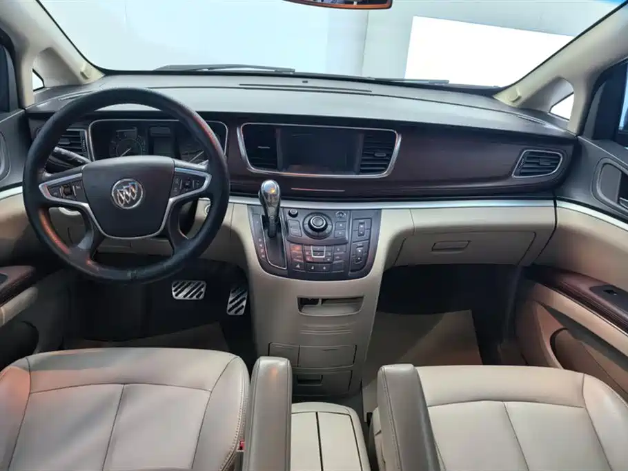 Buick GL8 2018 28T Premium Model China VI фото 12