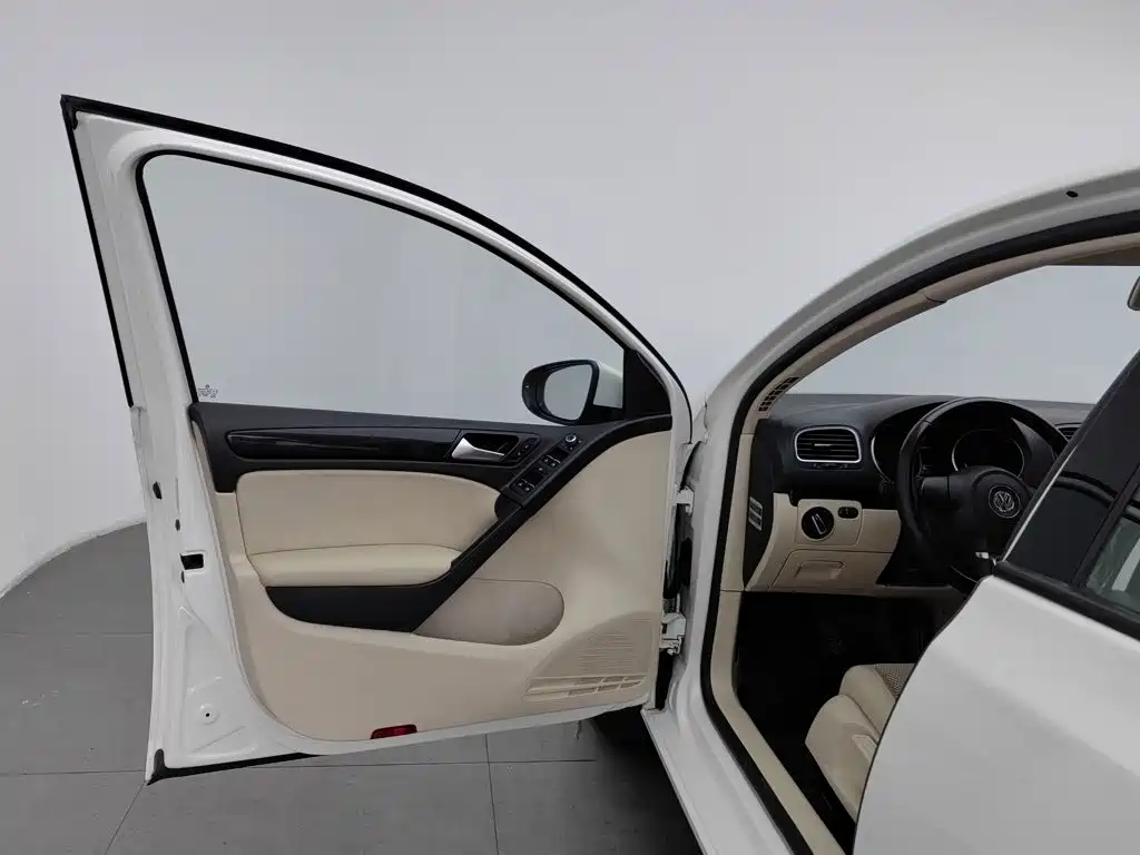 Volkswagen Golf 2013 2012 1.6 Manual Comfort Type
