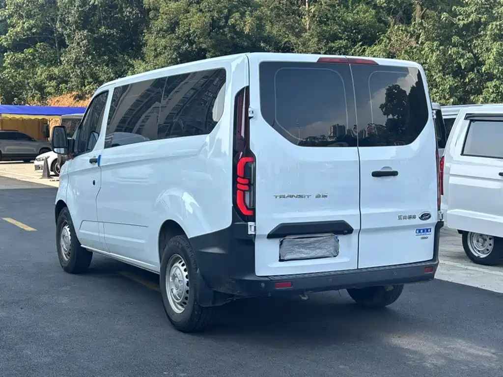 Ford Transit 2024 2023 Model 2.0T Diesel Automatic Multi-purpose Commercial Vehicle Short Wheelbase Low Roof 5/6 Seater