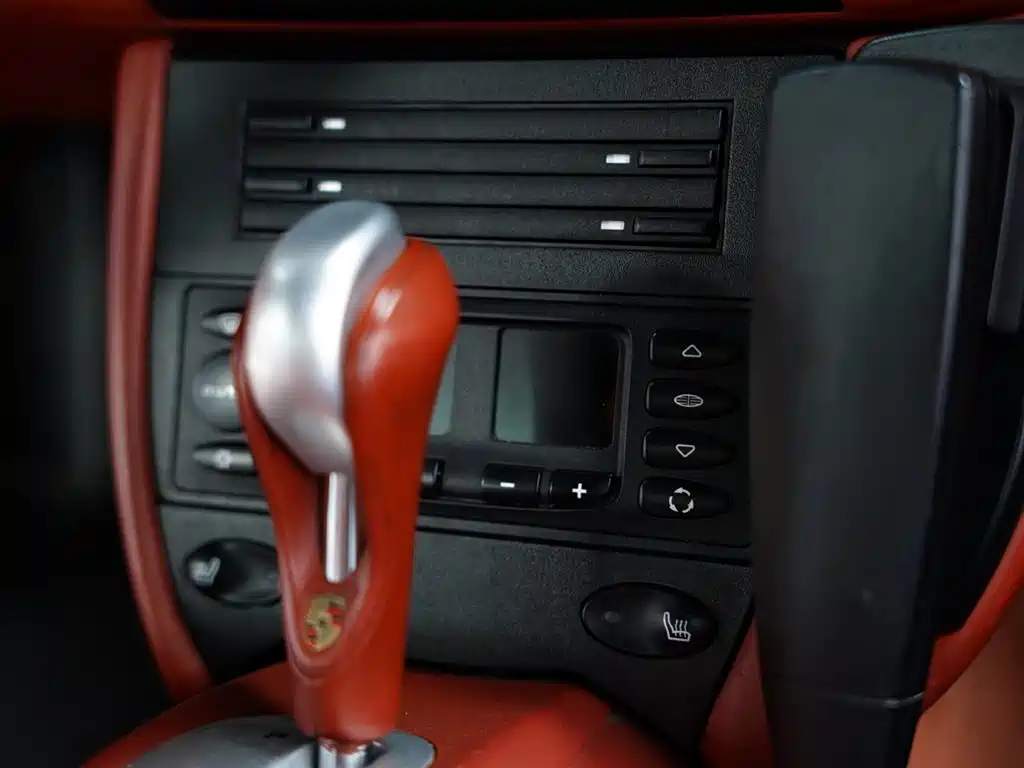 Porsche 911 2004 Carrera S Coupe 3.6L фото 43