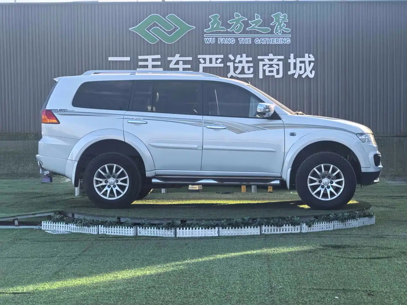 Mitsubishi Pajero Sport 2013 3.0L Automatic 4WD Flagship фото 4
