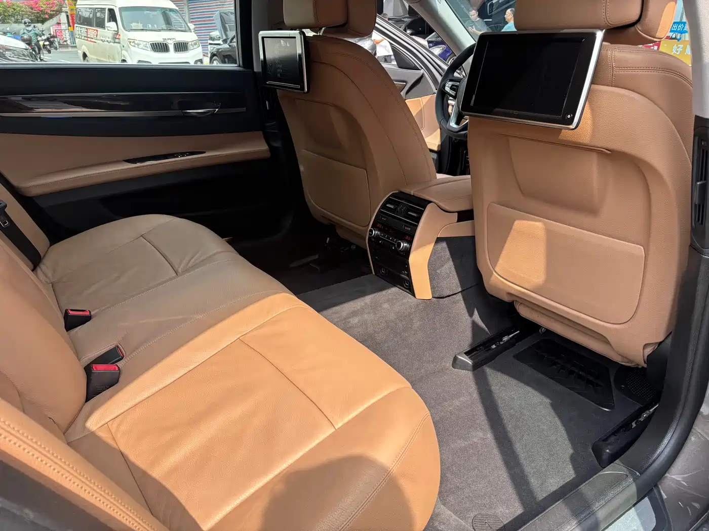 BMW 7 Series 2014 730Li Premium фото 18
