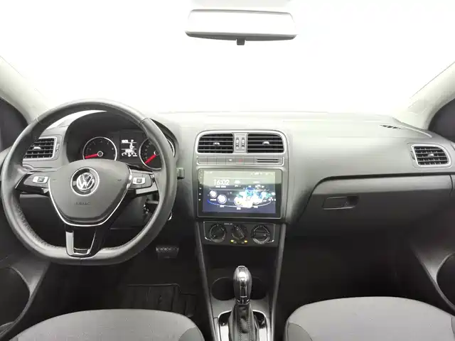 Volkswagen Polo 2016 1.6L Automatic Comfort — фото 5