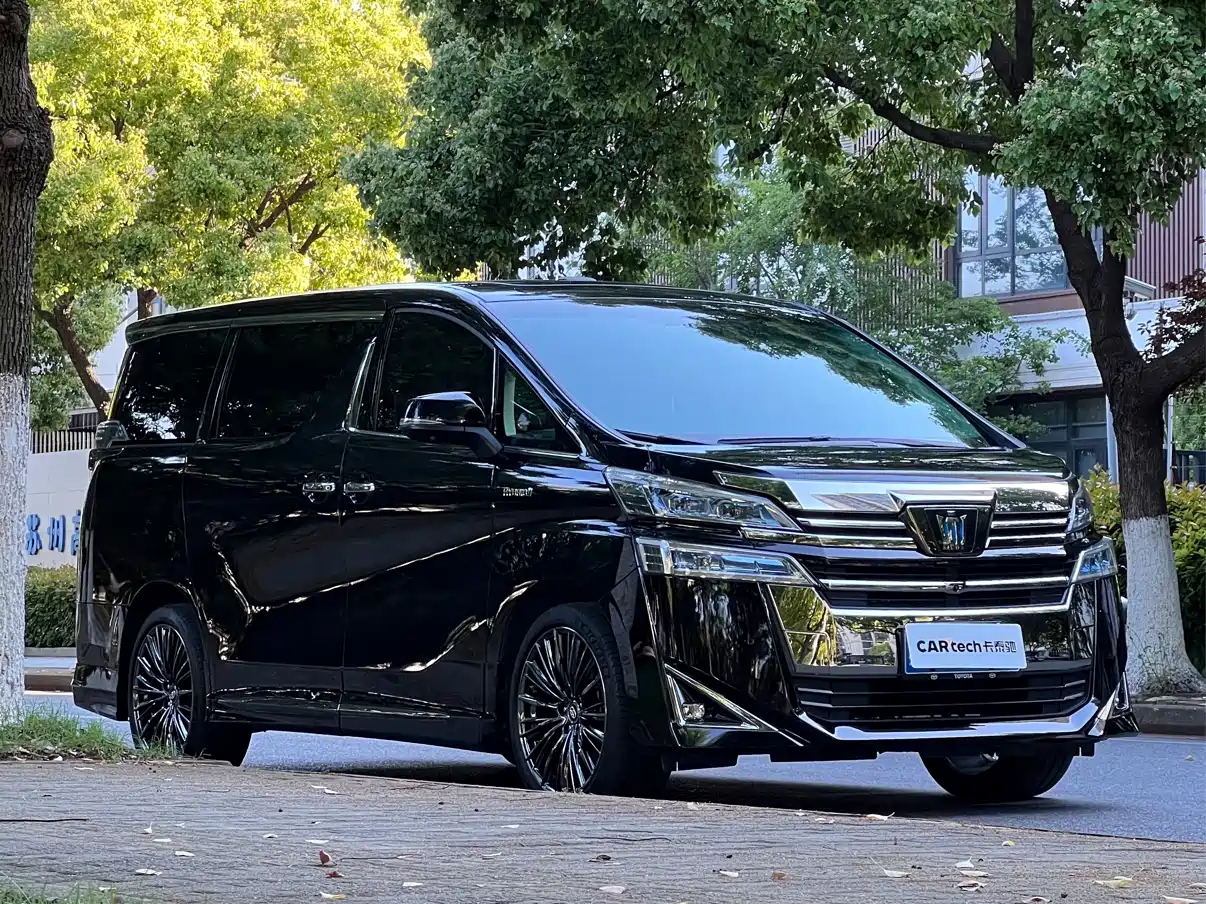Toyota Vellfire 2019 Hybrid 2.5L HV Premium Edition фото 3
