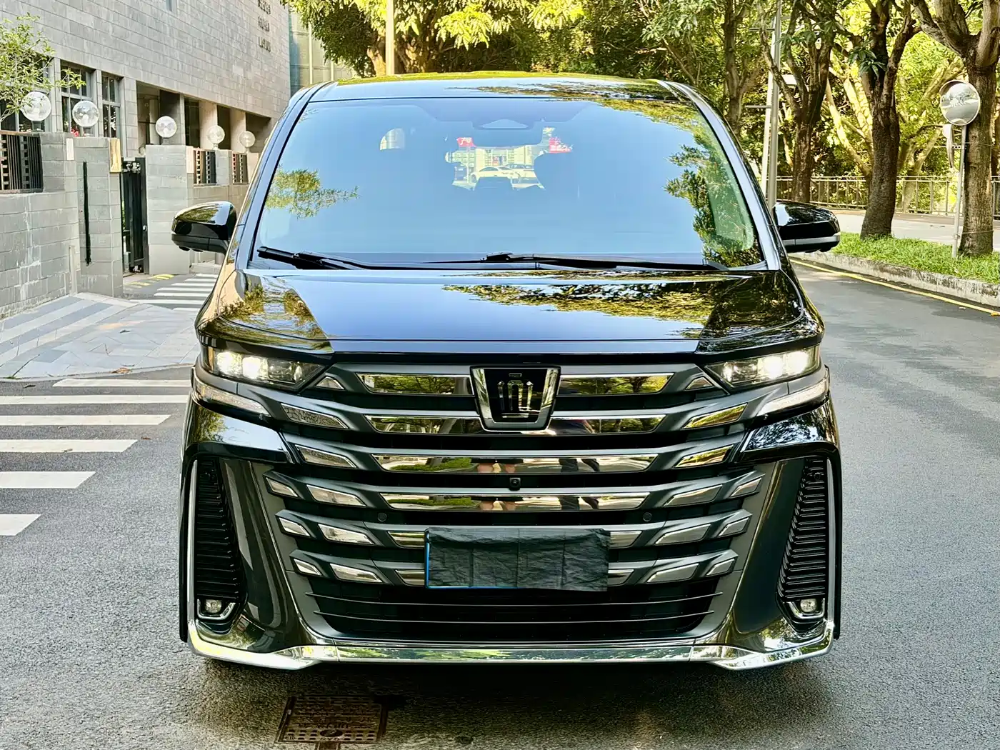 Toyota Vellfire 2023 2024 Crown Hybrid 2.5L Executive Premium Edition