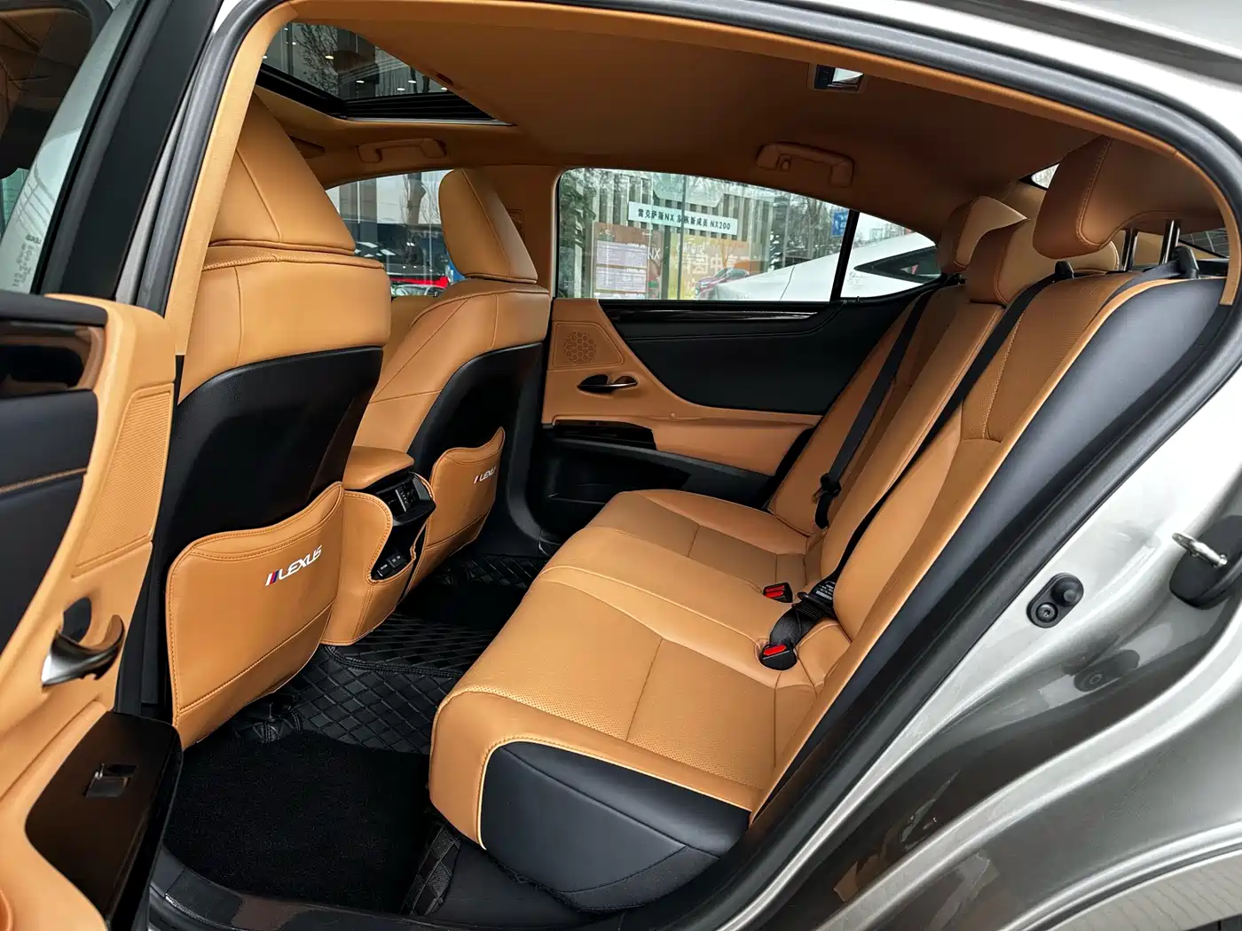 Lexus ES 2022 200 Excellence Edition фото 7