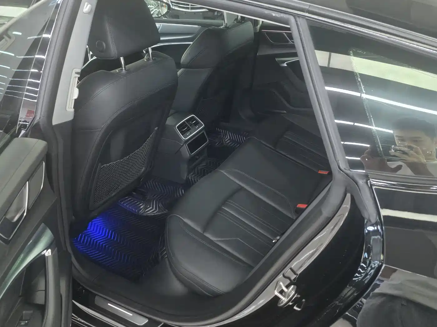 Audi A7 2023 Model 45 TFSI Premium Selection Edition фото 8
