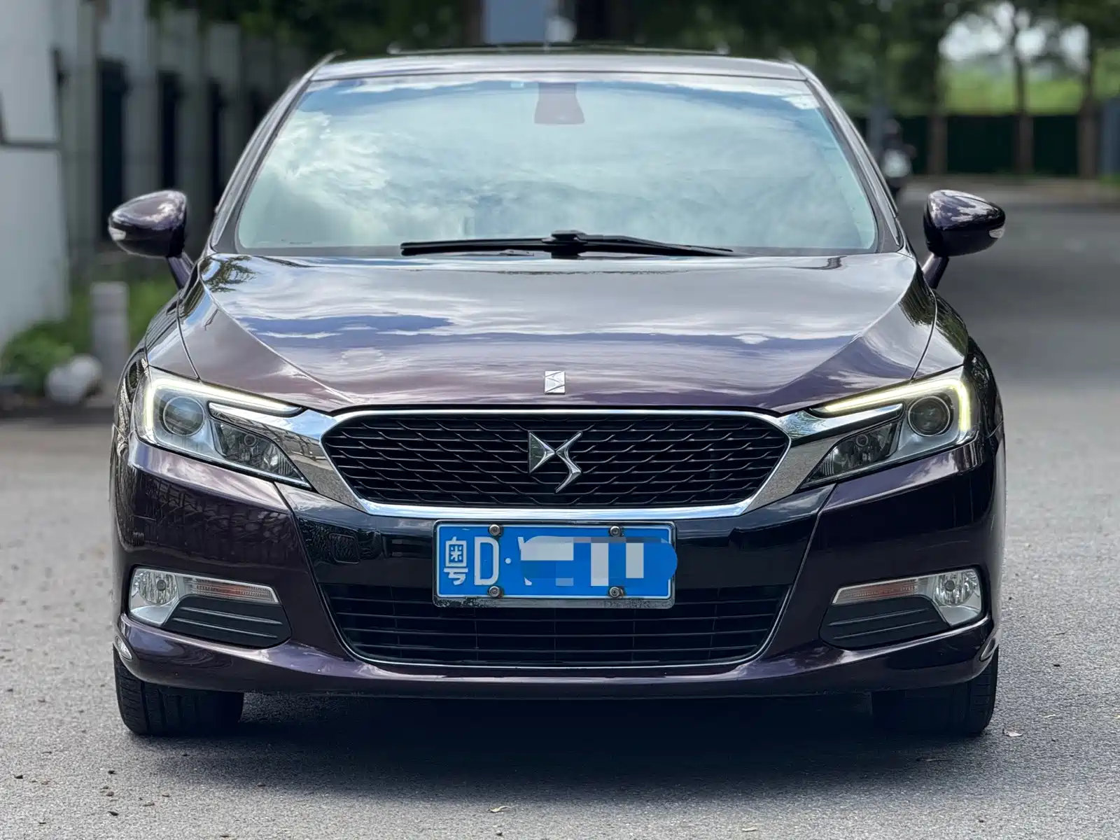 Photo 2 - DS 5LS