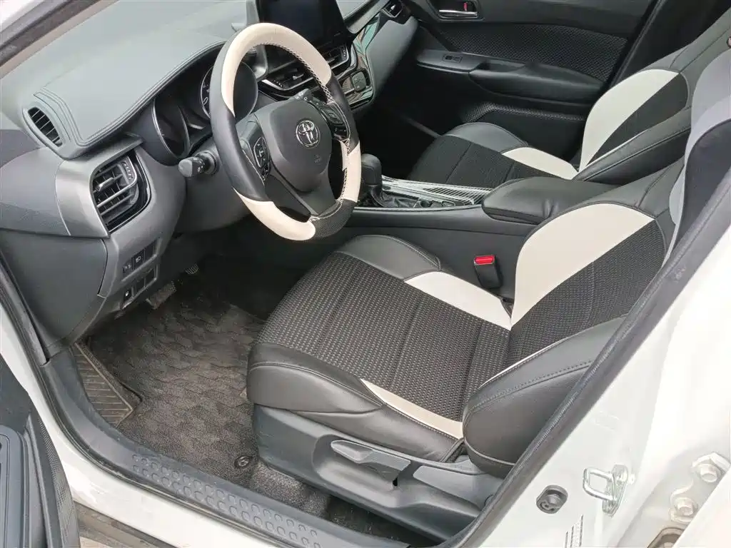 Toyota IZOA 2021 2.0L Yixing Edition фото 8
