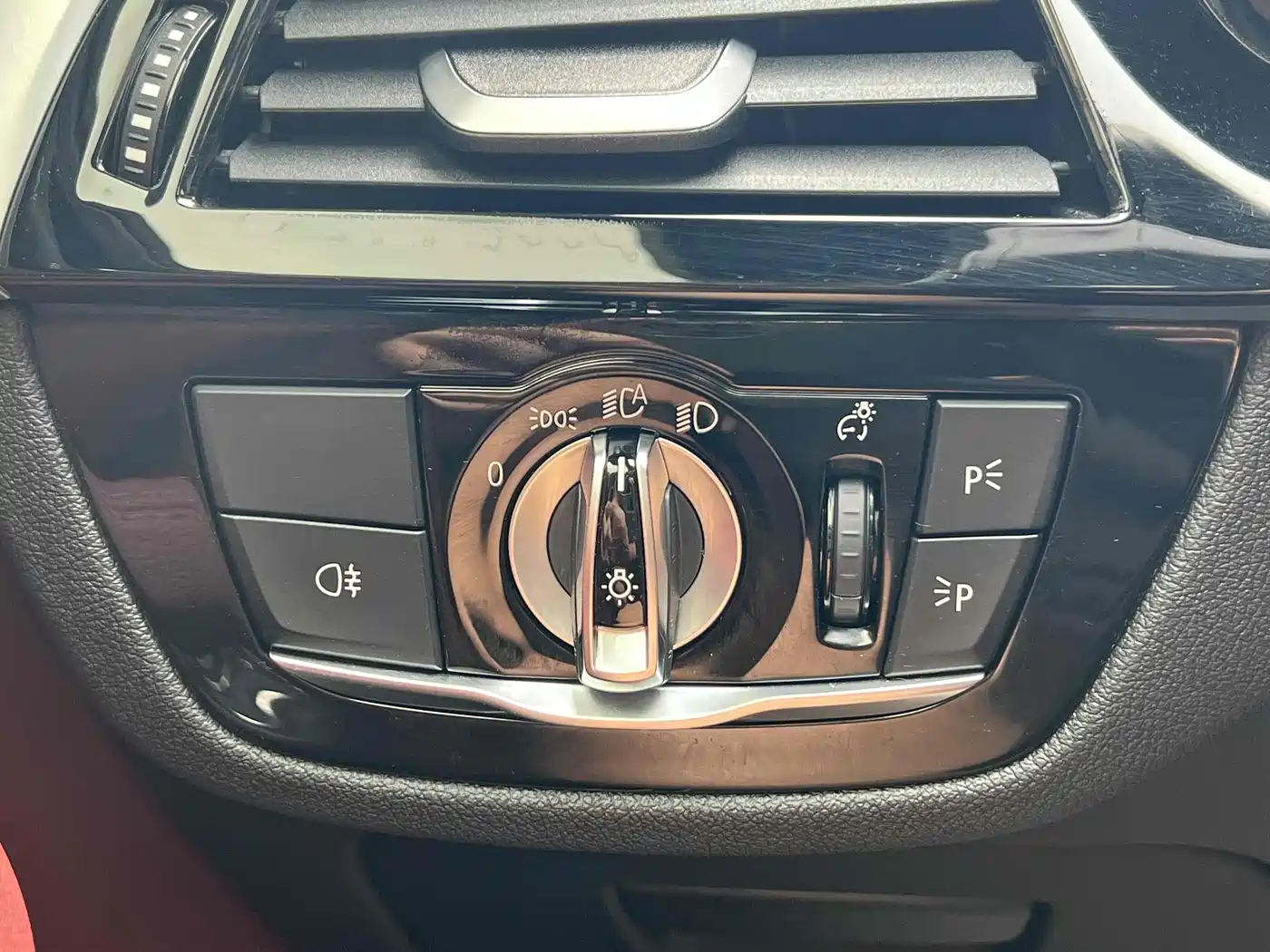 BMW 5 Series 2023 530Li Leading M Sport Package фото 13