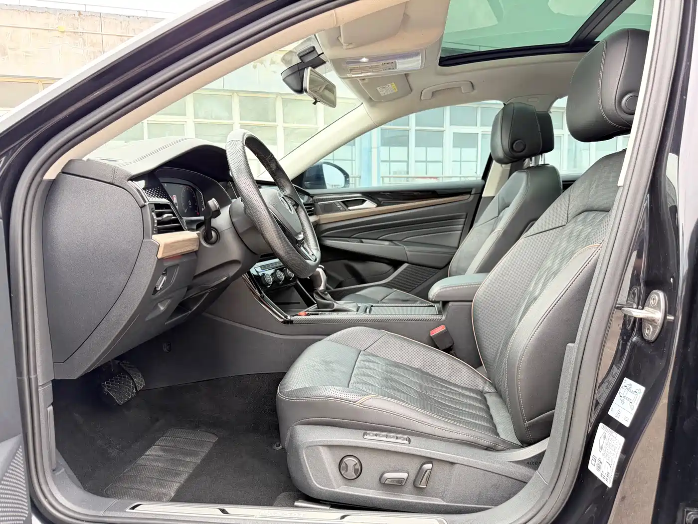 Volkswagen Passat 2019 Model 380TSI Luxury Edition China VI фото 4