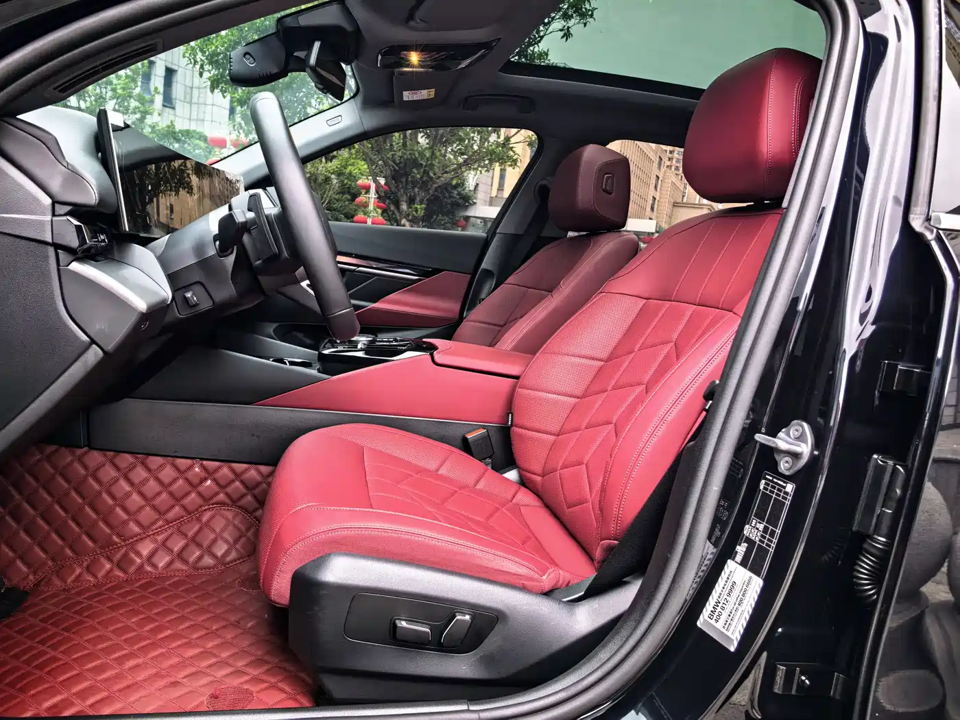 BMW 5 Series 2024 530Li Leading M Sport Package фото 8