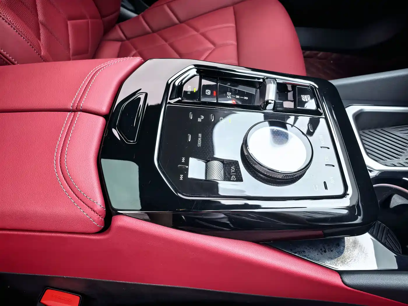BMW 5 Series 2024 530Li Leading M Sport Package фото 15