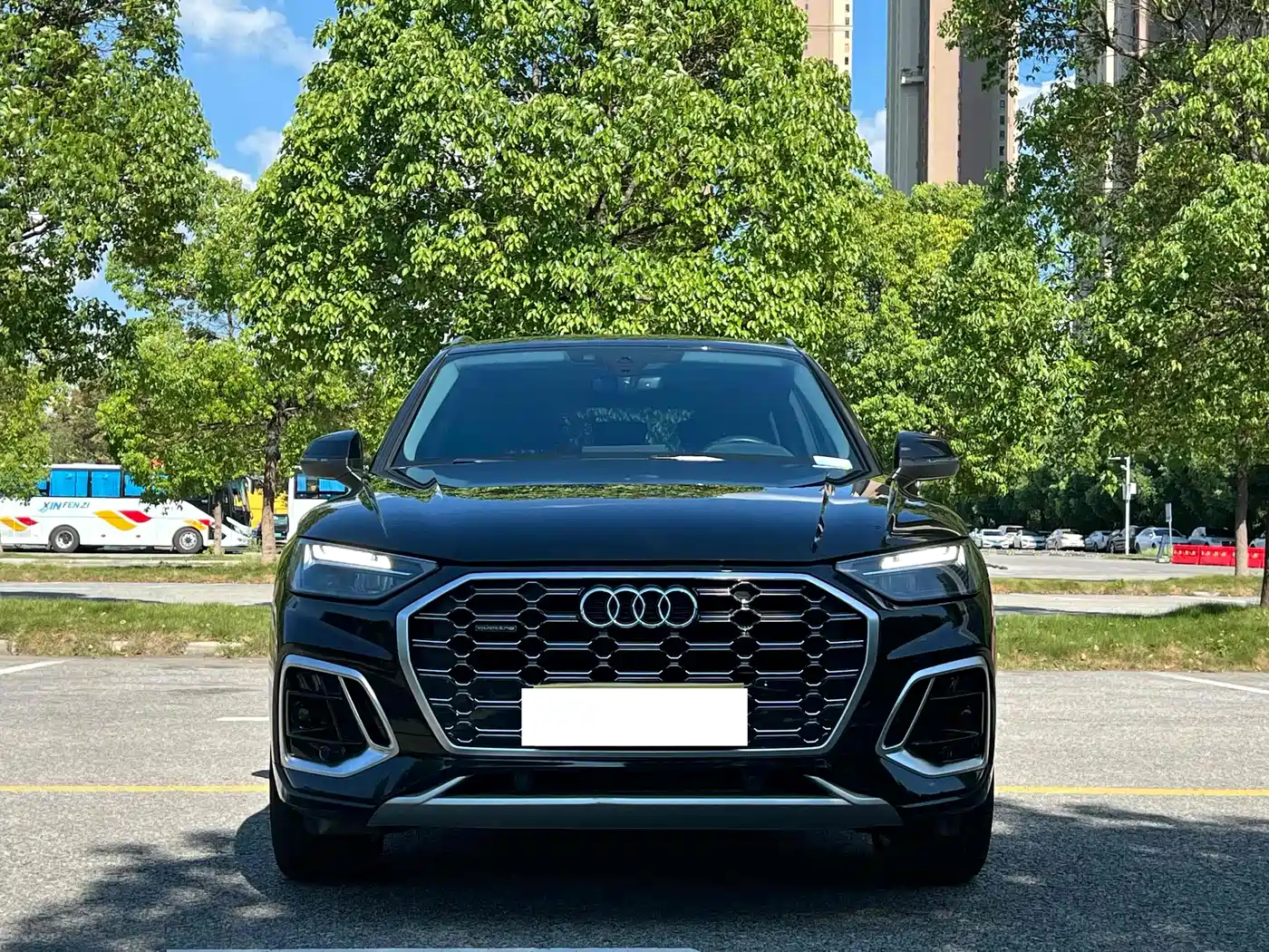 Audi Q5L 2023 40T Luxury Dynamic фото 3