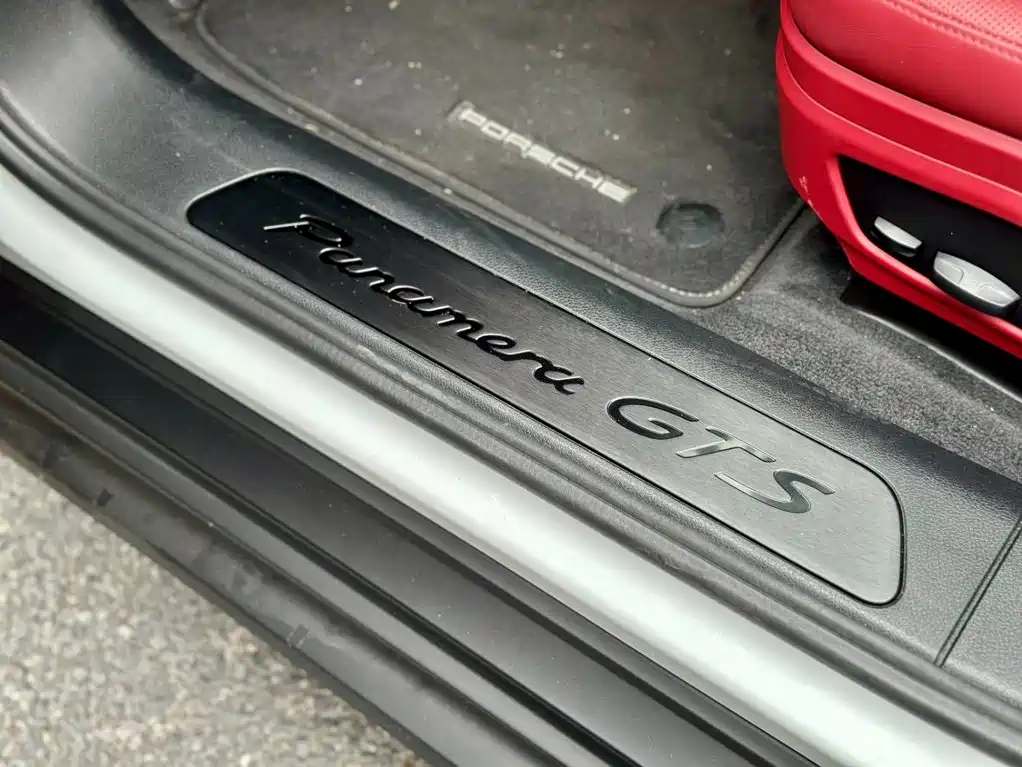 Фото 13 - Porsche Panamera