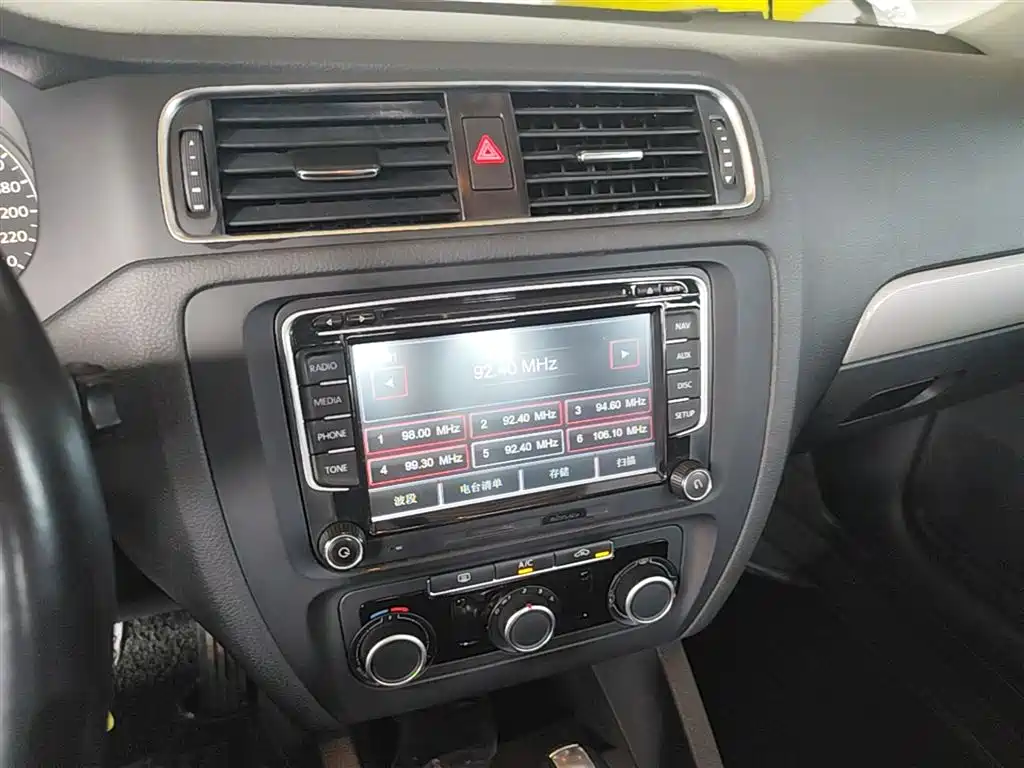 Volkswagen Sagitar 2014 Facelift 1.6L Automatic Comfort фото 13