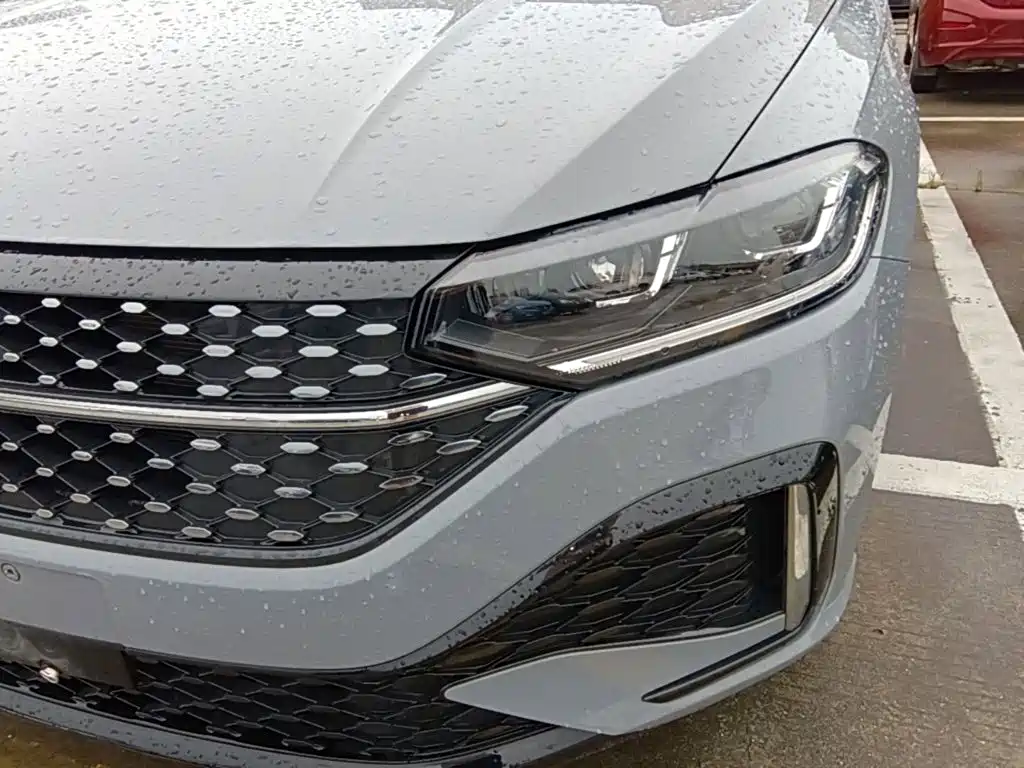 صورة 24 - Volkswagen Lavida