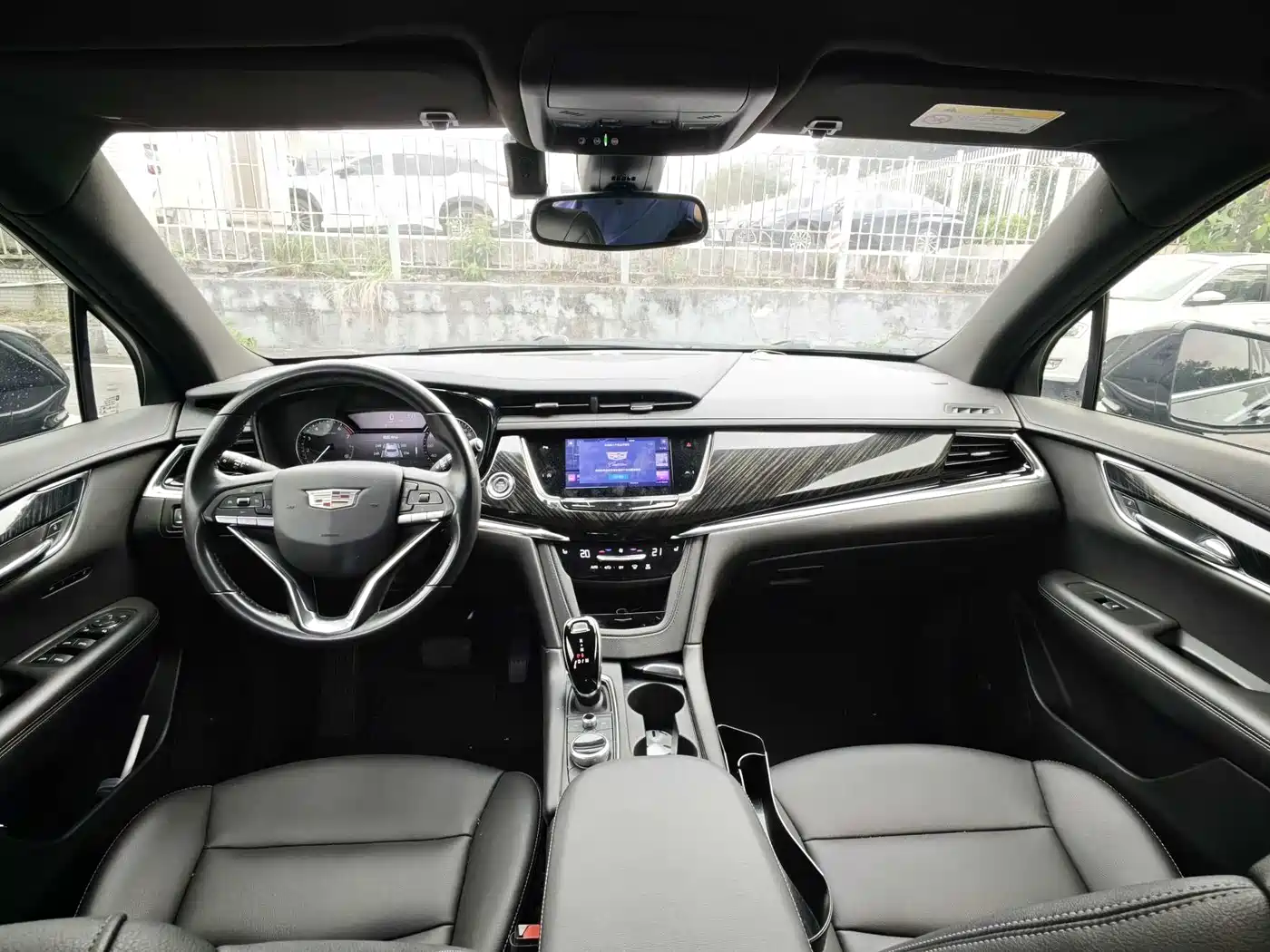 CADILLAC XT6