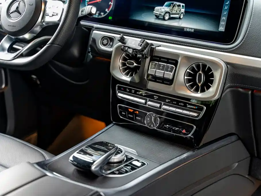 Mercedes-Benz G-Class 2024 G 500 фото 15