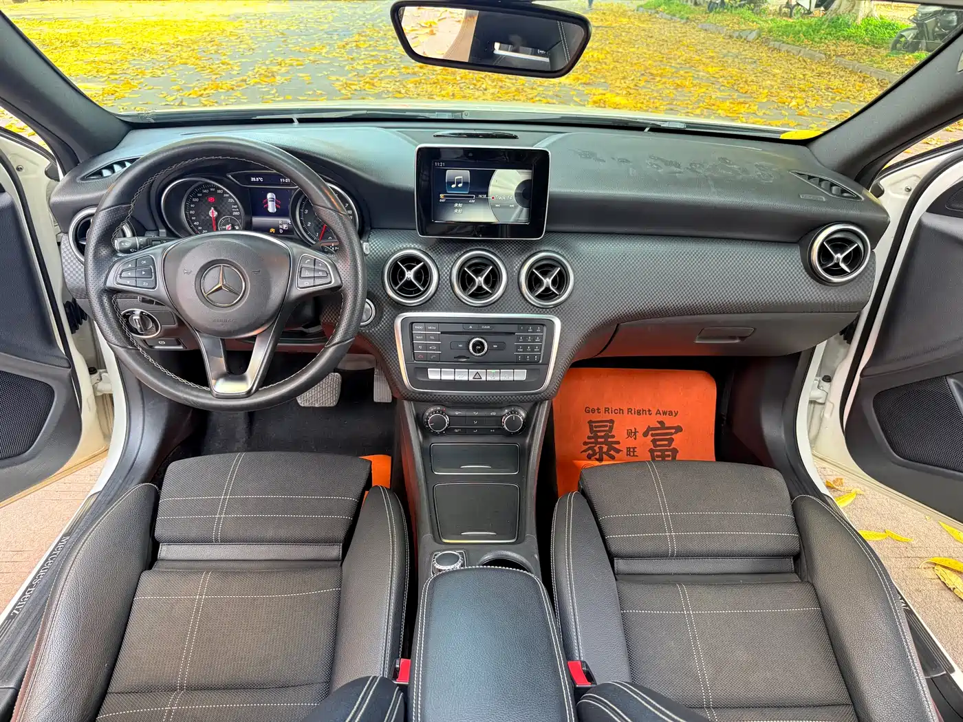 Mercedes-Benz A-Class (Import) 2017 A 200 Fashion Edition фото 5